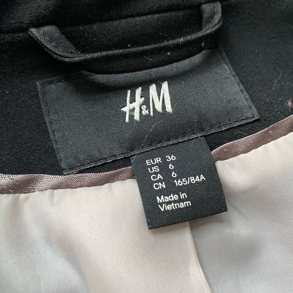 H&M Classic Black Cropped Fitted Blazer Size 6 - Picture 7 of 10